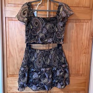 NWOT Bar III brand women’s paisley patterned matching set cropped top and skirt